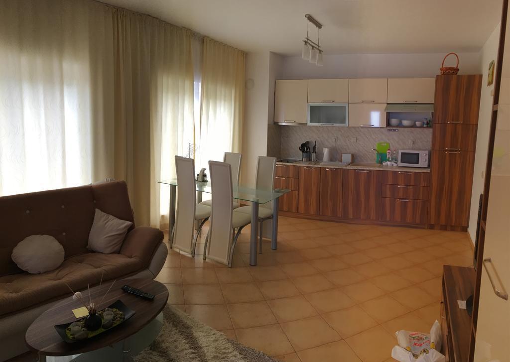 Apartments Bellevue Равда Екстер'єр фото